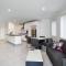 Comfort Two Bedroom Apartment in Heart Southport