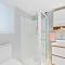 Coastline Escape Renovated Unit - Great Location - Quiet Area - Parking Included