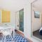 Coastline Escape Renovated Unit - Great Location - Quiet Area - Parking Included