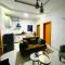 Modern 2BDR Apt - 247 power supply, Porch, Wi-Fi,Kitchenette & 5 mins DRV to Airport