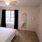 Dallas Lakeside Bliss Stay - Private Pool, Air hockey and High speed internet - Corinth