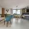 Poblado Apt with King bed and Free parking 216 - 麦德林