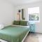 Renovated and Nice parking close to the Beach - هوليوود