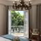 VISTA PLAZA - Exceptional Location
