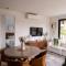 Modern apartment with Park views in Cheltenham