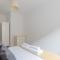 Contemporary 2BD Flat w Patio in East London - Londýn