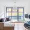 Contemporary 2BD Flat w Patio in East London - Londýn