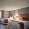 Lake Tree Inn & Suites