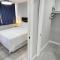 Modern High-Rise Apartment - 1 - تولسا