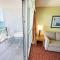 Direct View Centrally located Oceanfront Boardwalk - Myrtle strand