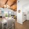 3BR Home Steps from Shops, Pier and Beach - 纽波特海滩