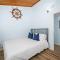 3BR Home Steps from Shops, Pier and Beach - 纽波特海滩