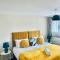 Spacious 3BR Home in Colchester, with Private Parking - Colchester