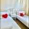 Luxury Villa W Pool & Spa 5 BEDROOMS
