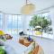 Coastal Calm Beachfront PoolVilla - 班武里府 Coastal Calm Beachfront PoolVilla - 班武里府