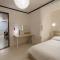 House9 , room3, queen bed4 ,elevator O , hills X, stairs X , 4min from subway and bus station,exclusive space - Seul