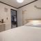 House9 , room3, queen bed4 ,elevator O , hills X, stairs X , 4min from subway and bus station,exclusive space - Seul