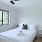 Large Lake House on Lake Macquarie