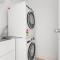 Stylish 2-Bed Camperdown Apartment with Balcony