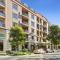 Stylish 2-Bed Camperdown Apartment with Balcony