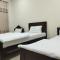 Family Double Deluxe With WiFi and AC near Airport - Iszlámábád