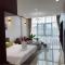 ARTIST GOLDEN LOFT TRIPLEX Paris - Vientiane Homestay