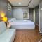 Quiet Low Level Lake View 3BRs Lippo Cikarang EJIP -Min Stay 3 Nights- - 贝克西