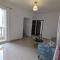 Cozy 2BHK, 10 mins from Airport and 20 mins from Station - Váránaszi