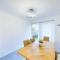 Ranworth-house - Holiday Home In Bedford, Sleeps 5