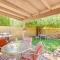 Centrally Located Glendale Home with Yard and Grill - غليندال