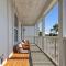 Modern Coastal Escape with Fire Pit & Pool Access - 因莱特海滩