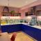 Rainbow retreat with stunning panoramic views
