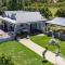 Yarra Fox Farm Cottage Farmstay