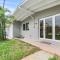 3 bedrooms and 2 bathrooms Charming Beachside House with King Bed - بومبانو بيتش