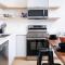 Large Victorian Sleeps 6 by UofT - Toronto