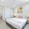 Luxurious 2BR Oasis with Pool and Parking - Darwin