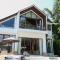 Luxurious 3BR Jungle View Villa in Cepaka - Tabanan