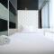 Spacious and Homey 2BR at The Via and The Vue Apartment By Travelio - 泗水