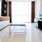 Spacious and Homey 2BR at The Via and The Vue Apartment By Travelio - 泗水