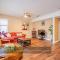 5 Bedroom Villa l 12 min to Disney l Themed Rooms l Orlando Area