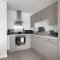 Flat 6 Islay Court - Stylish 2 Bed Apartment Parking Great Location - Bletchley