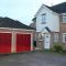 Large deluxe detached House with FREE private parking - 伊利