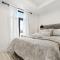 Cozy 2BR Suite with Parking & Close to Niagara Falls and Sleeps 6 Guests - Niagara-vízesés
