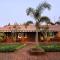 Crimson Bricks and Woods, Resort style Cottages, Karjat - 卡尔贾特