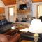 Tree-Top Chalet - Logan