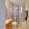 Coastal Oasis with Shared Pool, 2 Mi to Beach! - إنغلوود