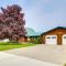 Spirit Lake Home with Fenced Yard 1 Mi to Water! - Spirit Lake