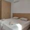 Piazza Napa Suites
