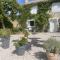 Appt 2 pieces dans Mas provençal