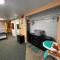 EZ 1 mile to Fort Sill! Pumpkin Cottage sleeps 9, grills, firepit, laundry
